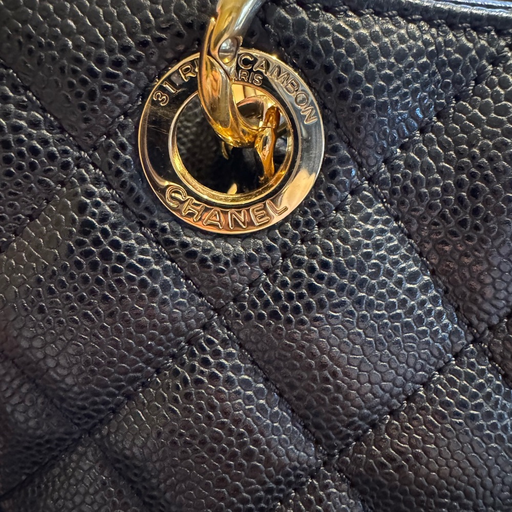 CHANEL Black Quilted Shoulder Bag with Gold Hardware - Picture 3 of 5